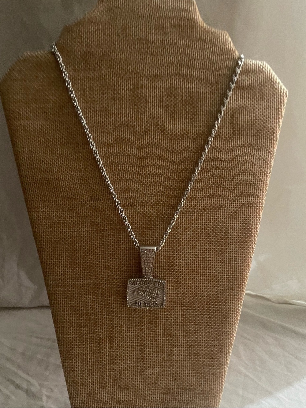 4 necklace - Picture 3 of 5